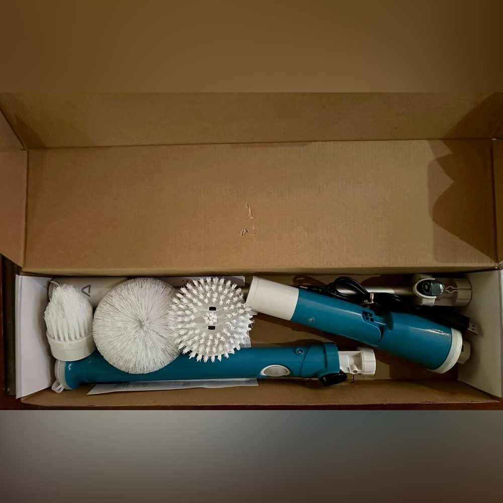 Cordless Electric Spin Scrubber - White/Blue - Picture 5 of 5